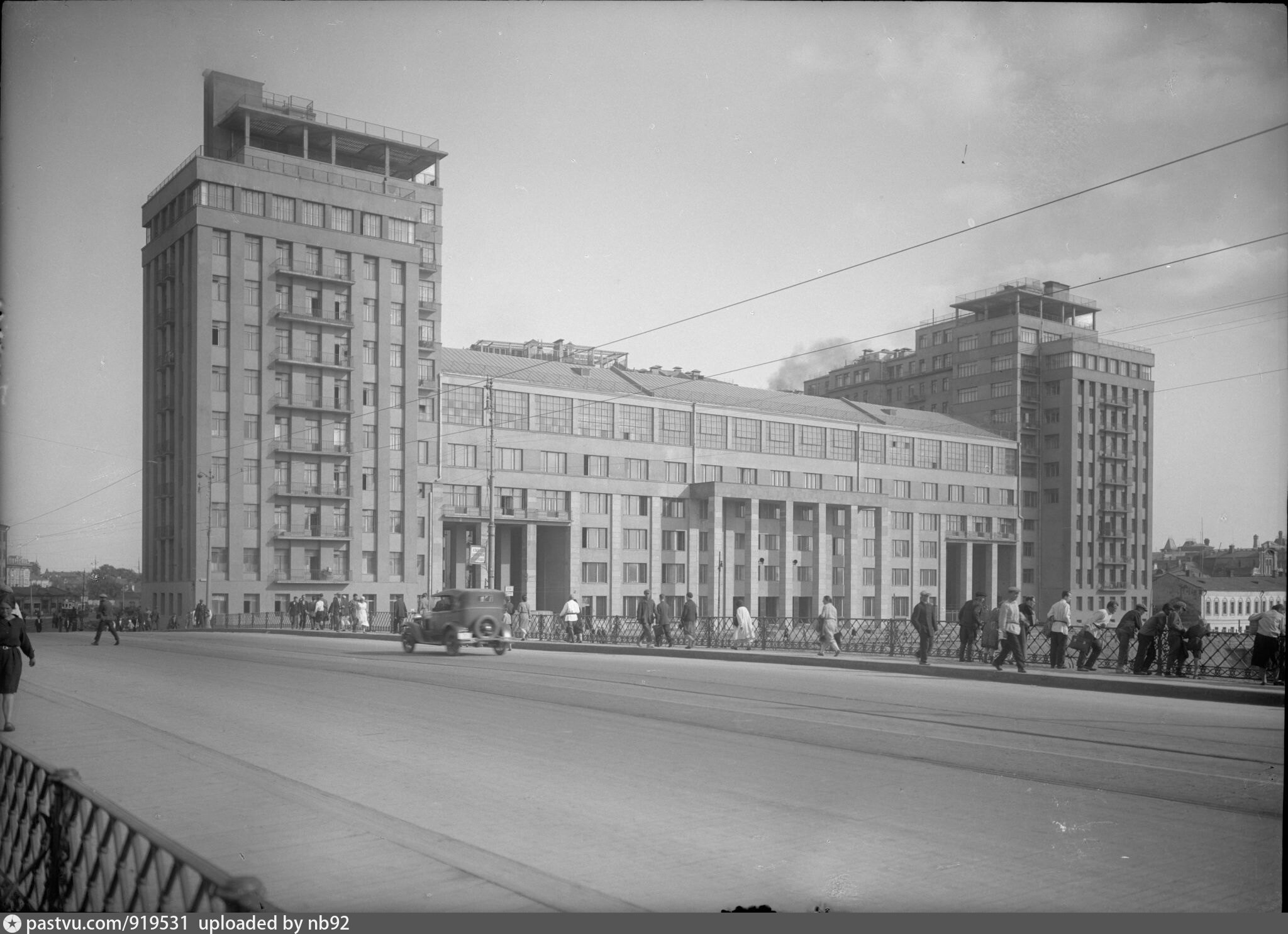 Октябрьская набережная 106 фото