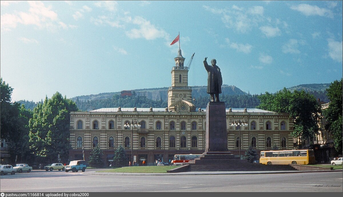 Площадь свободы в тбилиси фото