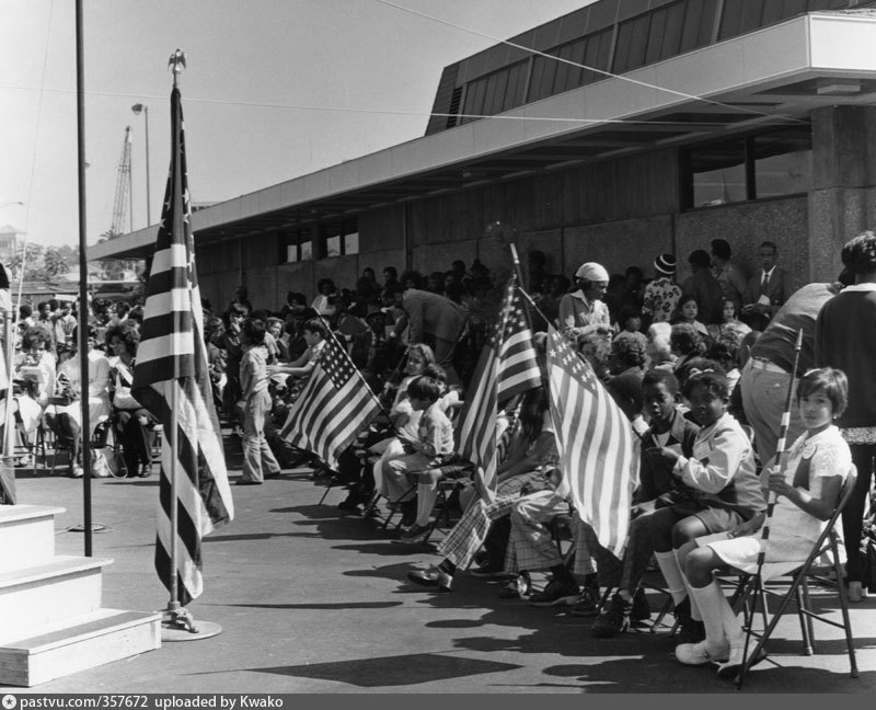 Exposition Park-Dr. Mary McLeod Bethune Regional Branch Library