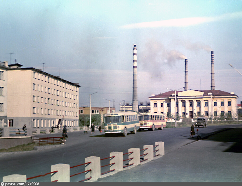 Никель город мурманская. Кольский полуостров никель. Никель город мурманская область. Пгт никель 1990. Никель г а.