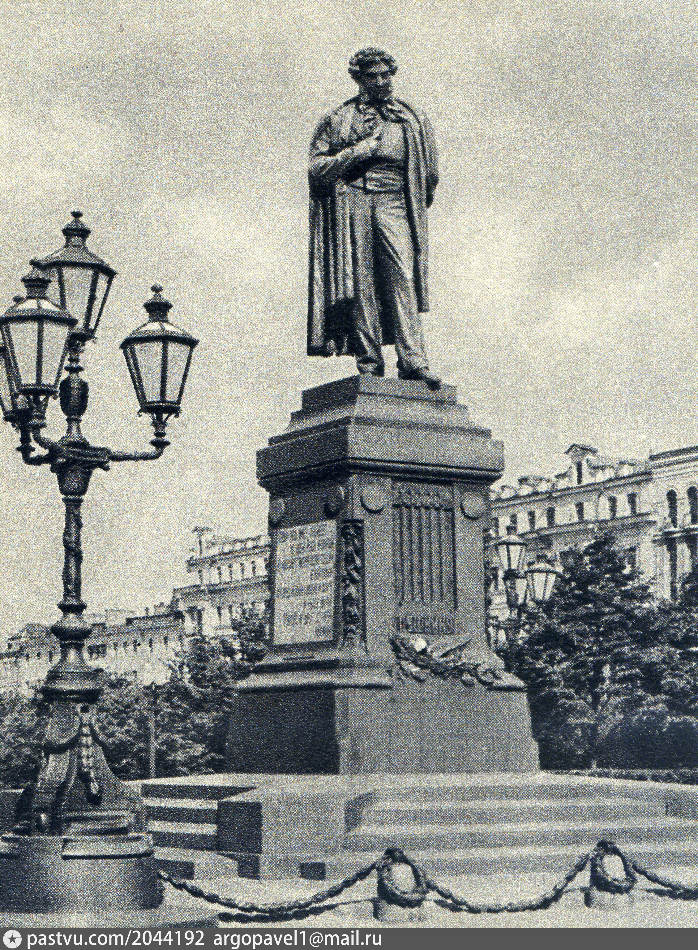 Памятник пушкину в москве фото Памятник пушкину в москве фото