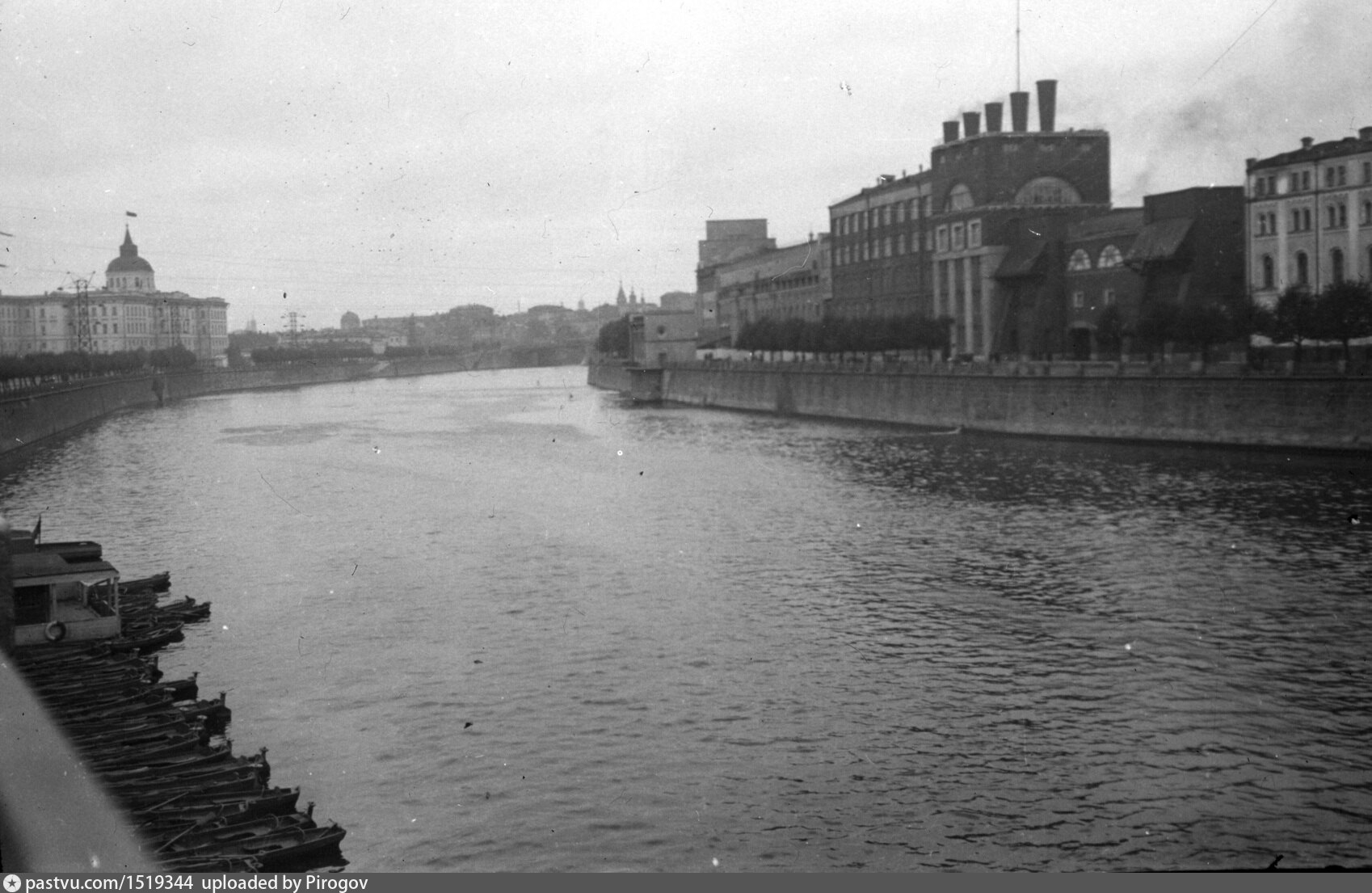 14 апреля 1930. Раушская набережная 1940. Раушская набережная Москва. Раушская набережная Могэс 1930. Раушская набережная мост.