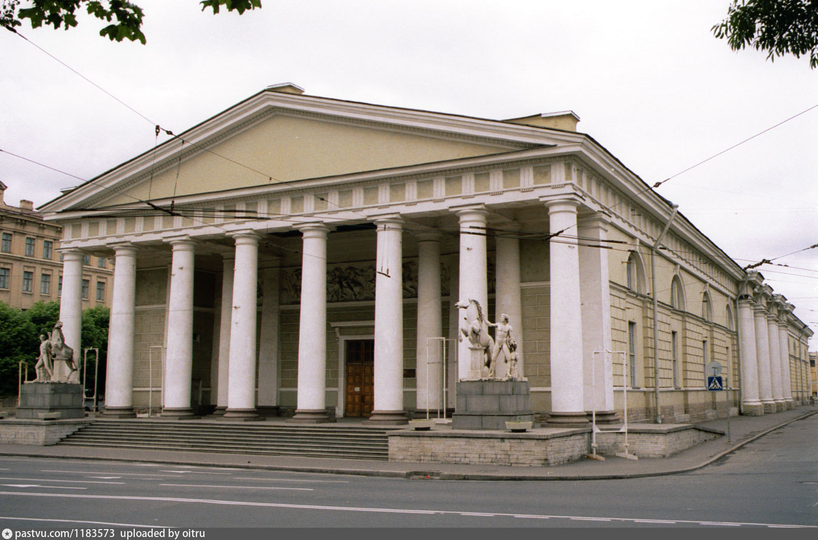 Манеж конногвардейский санкт петербурге