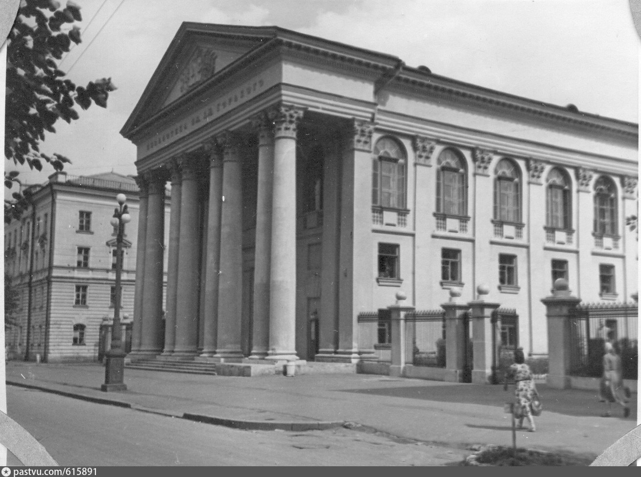 Тверская библиотека горького. Горьковская библиотека Тверь. Библиотека Горького Тверь. Тверская областная библиотека Горького. Областной универсальной библиотеке имени м. Горького Тверь.