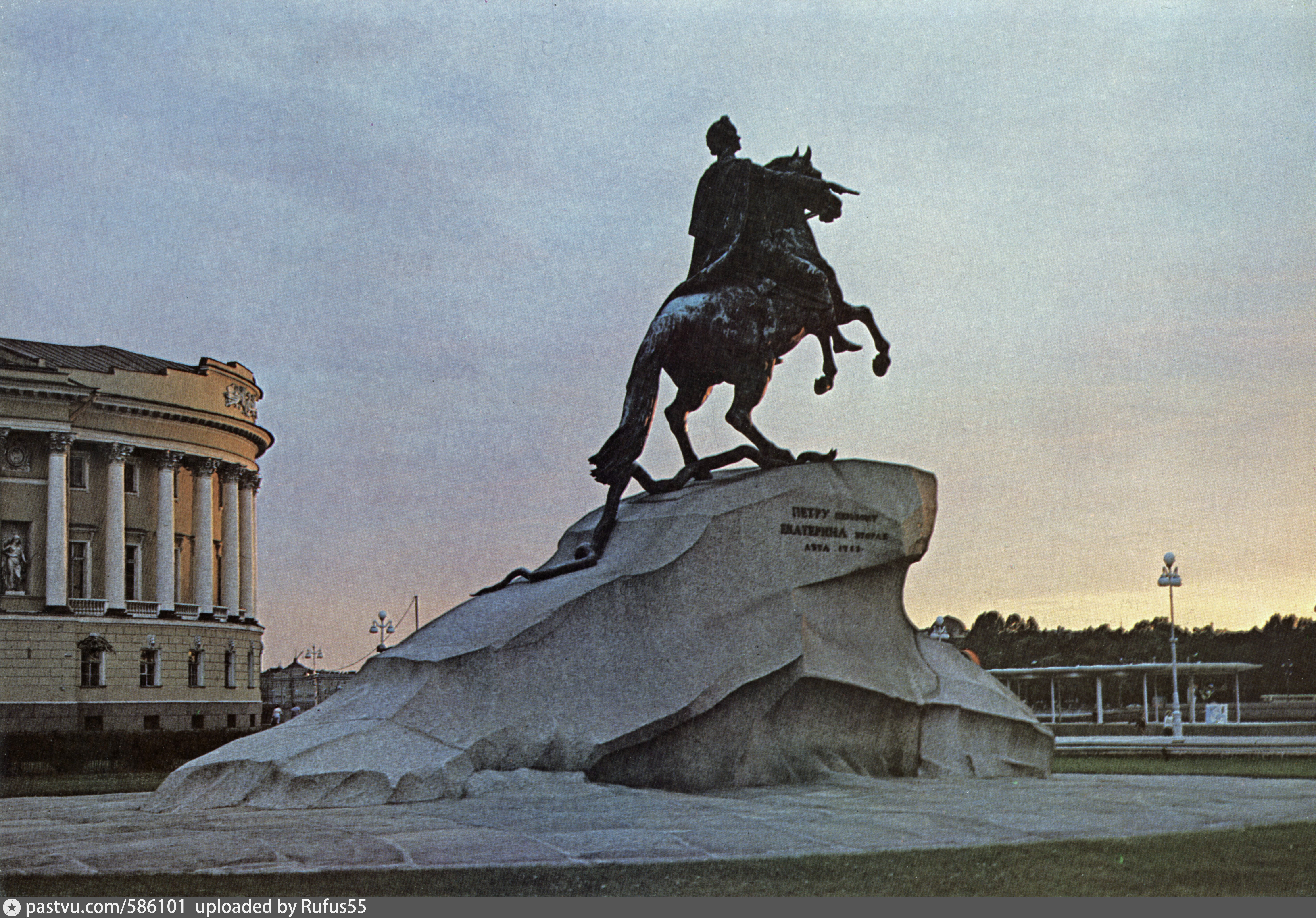 Памятники 18 века. Памятники Ленинграда медный всадник. Памятник Петру 1 в Санкт-Петербурге медный всадник. Ленинград памятник Петру 1. Петр первый медный всадник СПБ.