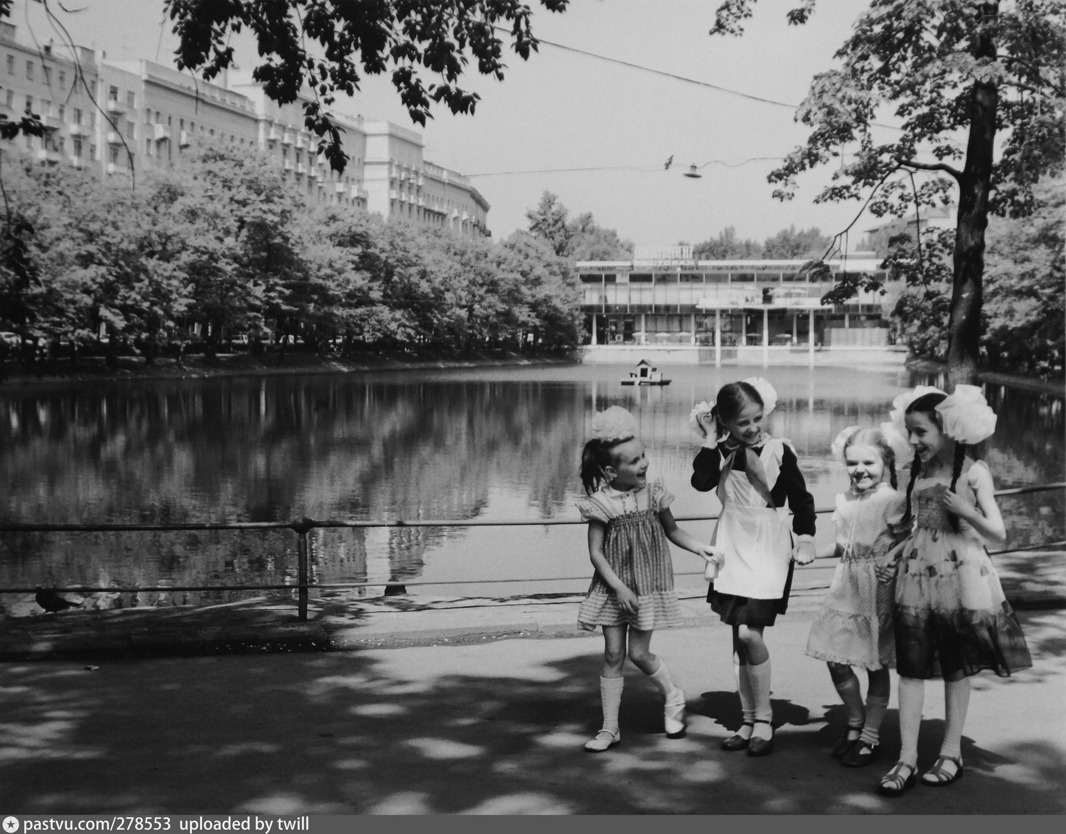 11 апреля 1980 года. Детство СССР 80е Москва. Чистые пруды в СССР. Чистые пруды Москва 1980. Чистые пруды Москва 60-е годы.