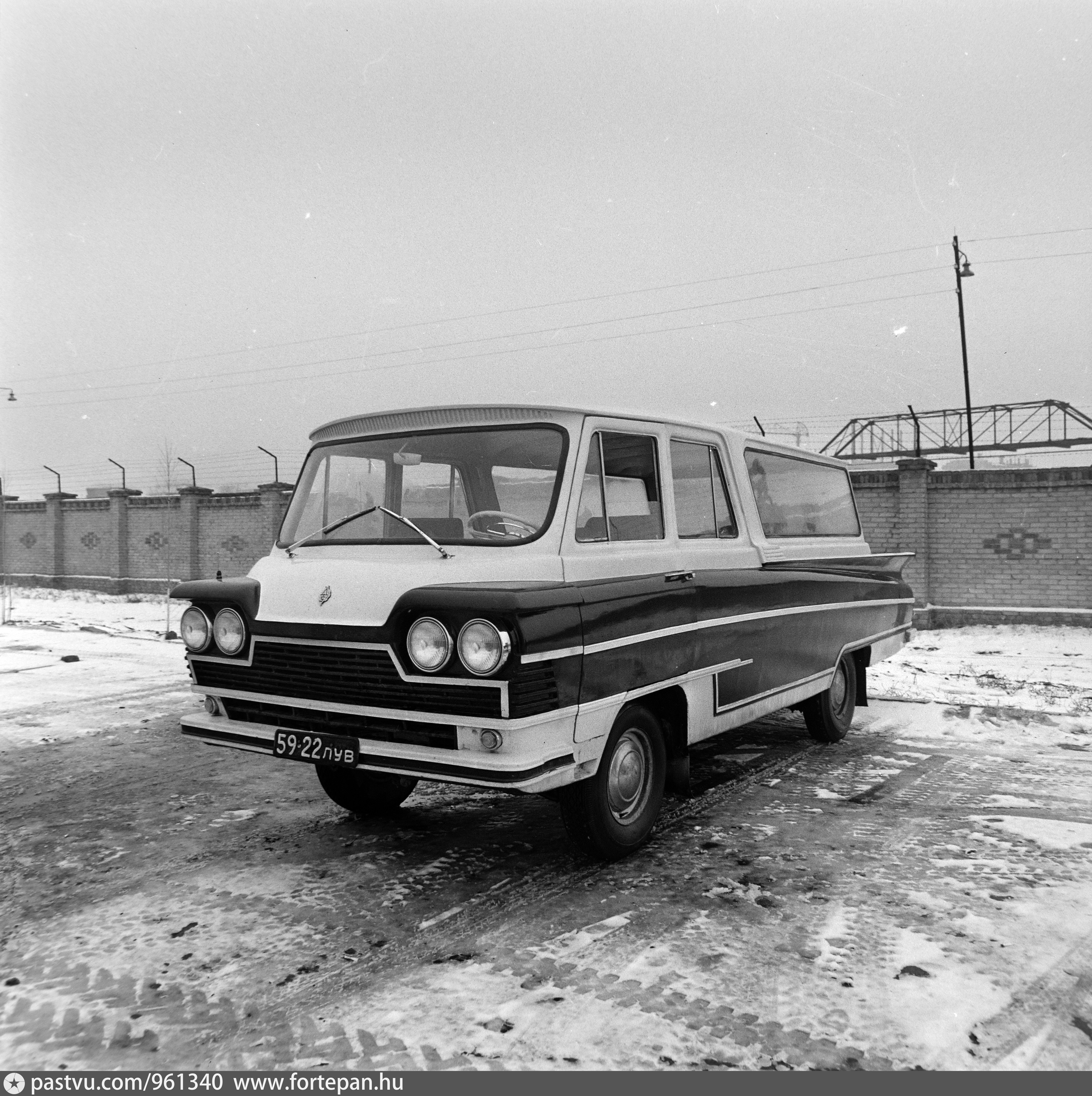 Автомобиль старт. ЗИЛ Юность 118 Кавказская пленница. Микроавтобус 