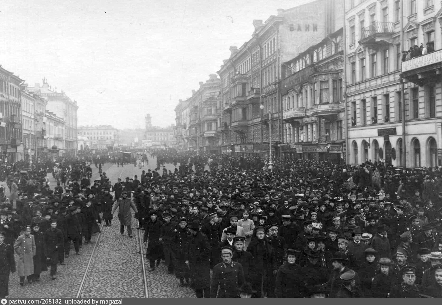 Фотографии 1914. Невский проспект 1917 год. Невский проспект 1914. СПБ 1914 Невский проспект. Демонстрации на Невском проспекте в Петербурге в 1918.