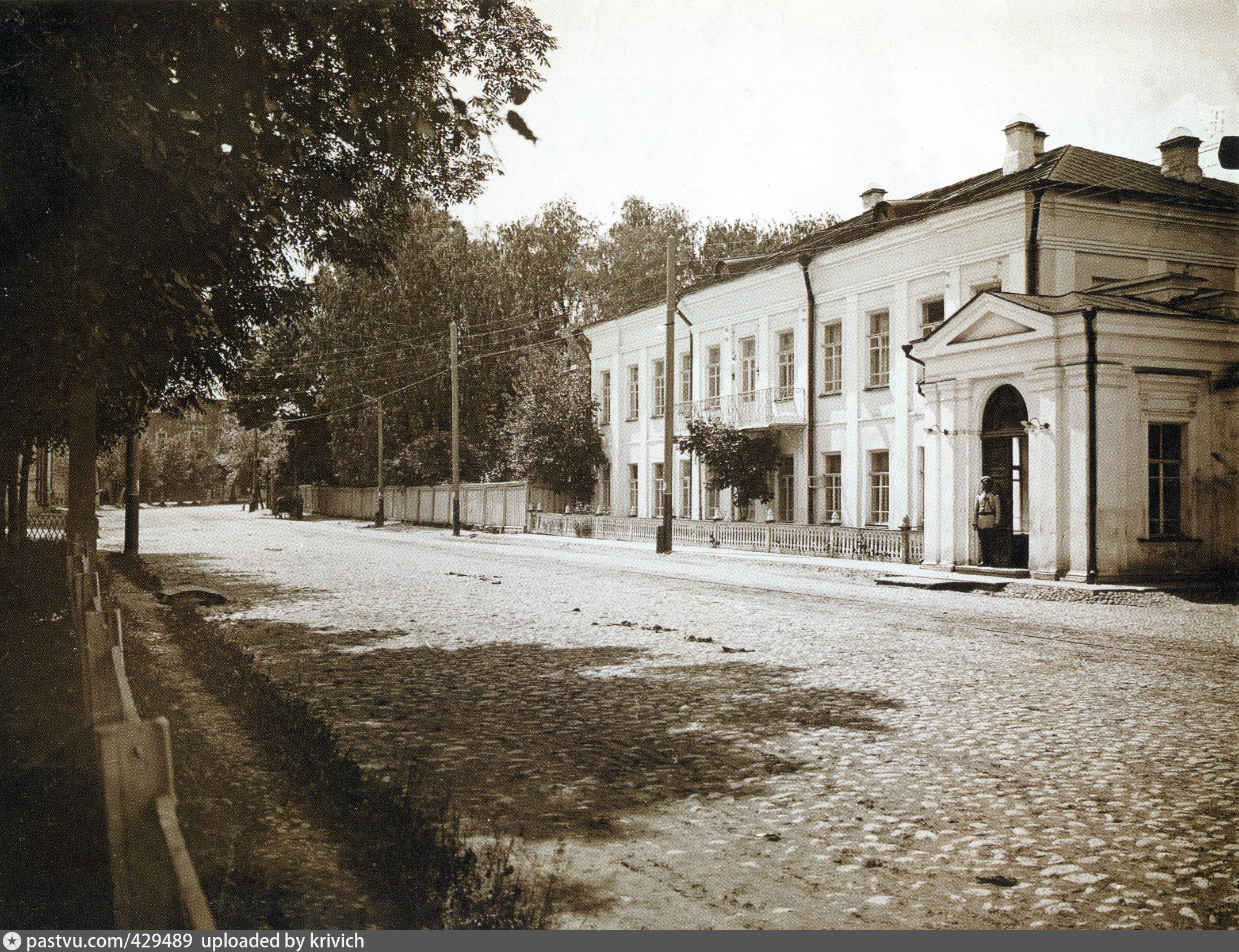 Ул смоленская смоленск. Губернаторский дом Ярославль 1918 год. Улица Ильинская Смоленск. Дом губернатора Смоленск. Дворянское собрание Смоленск.