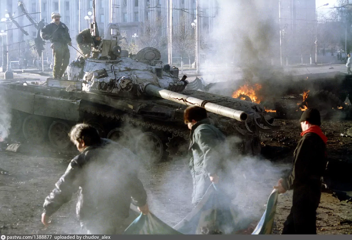 1 декабря 1994 г. Штурм президентского дворца в Грозном. Чечня 1994 штурм Грозного. Штурм Грозного 1995 солдаты.