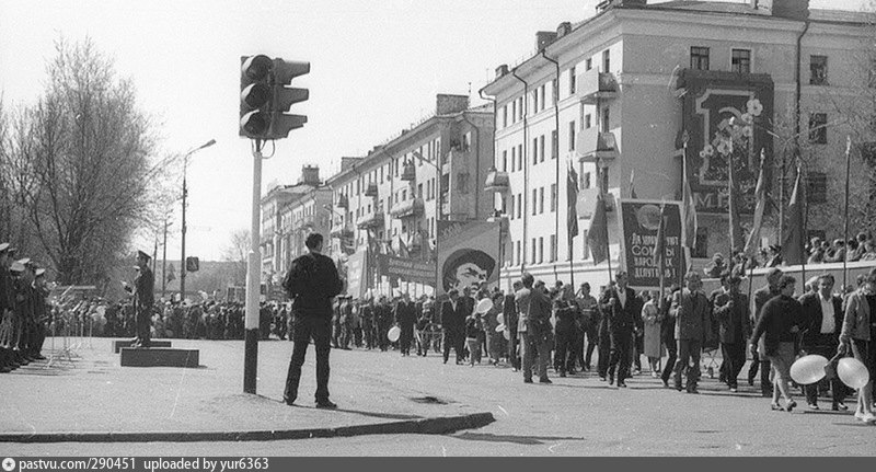 Старые фото первомайского