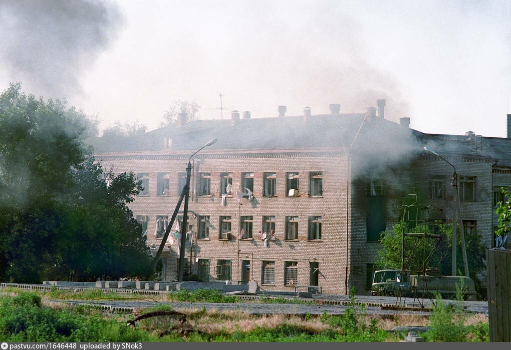 Буденновская больница. Будённовск 1995 больница. Буденновск, 1995 год - захват больницы. Захват больницы в Буденновске. Террористический акт в будённовске.