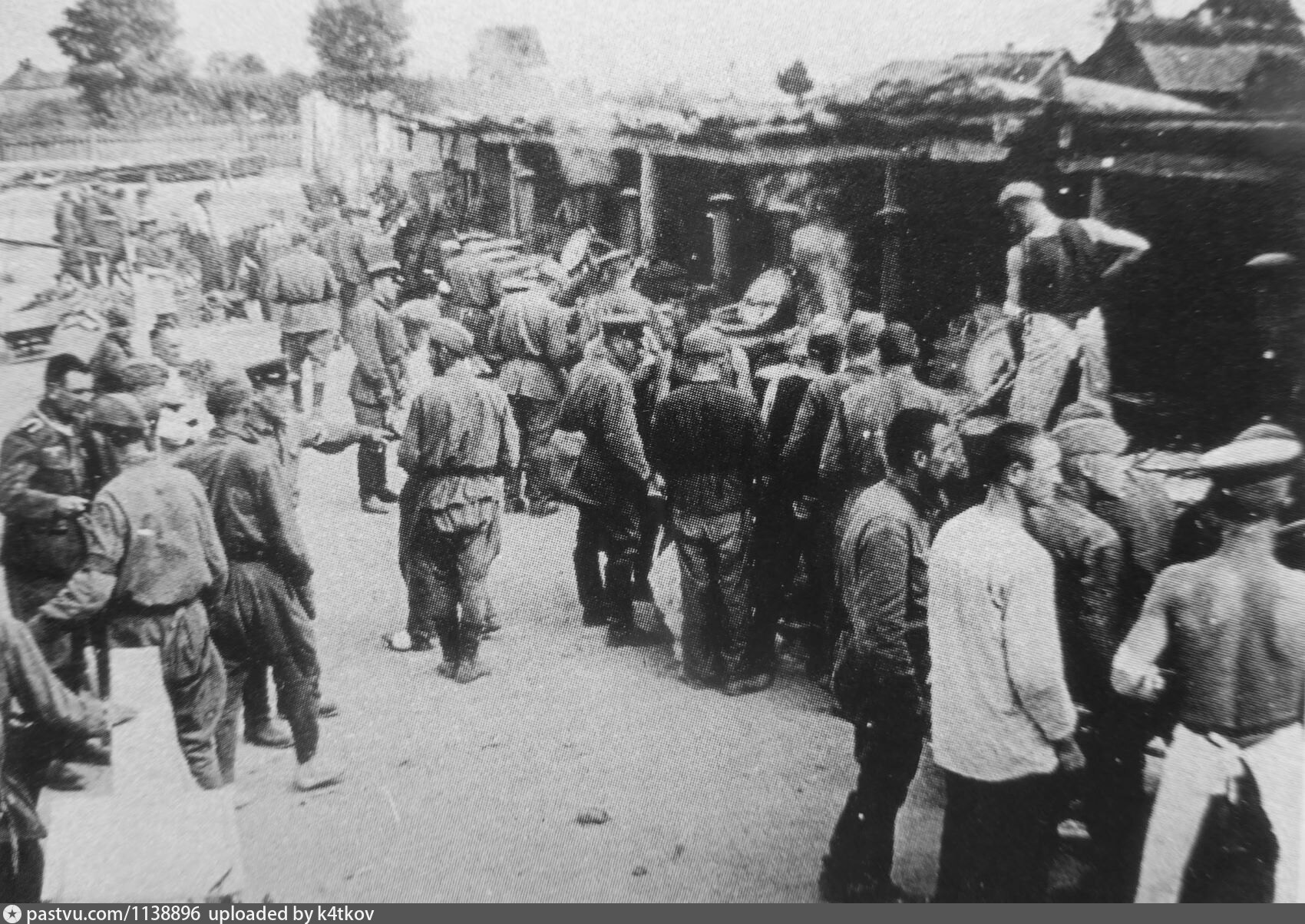 Новости военнопленные. Лагерь советских военнопленных 1941. Дулаг-203 лагерь для военнопленных. Лагерь Цайтхайн ,для военнопленных ,1941 ,1942 год. Лагеря военнопленных в 1941.