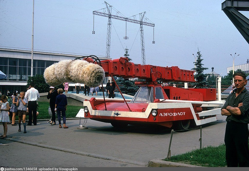 Машина быстрее самолета