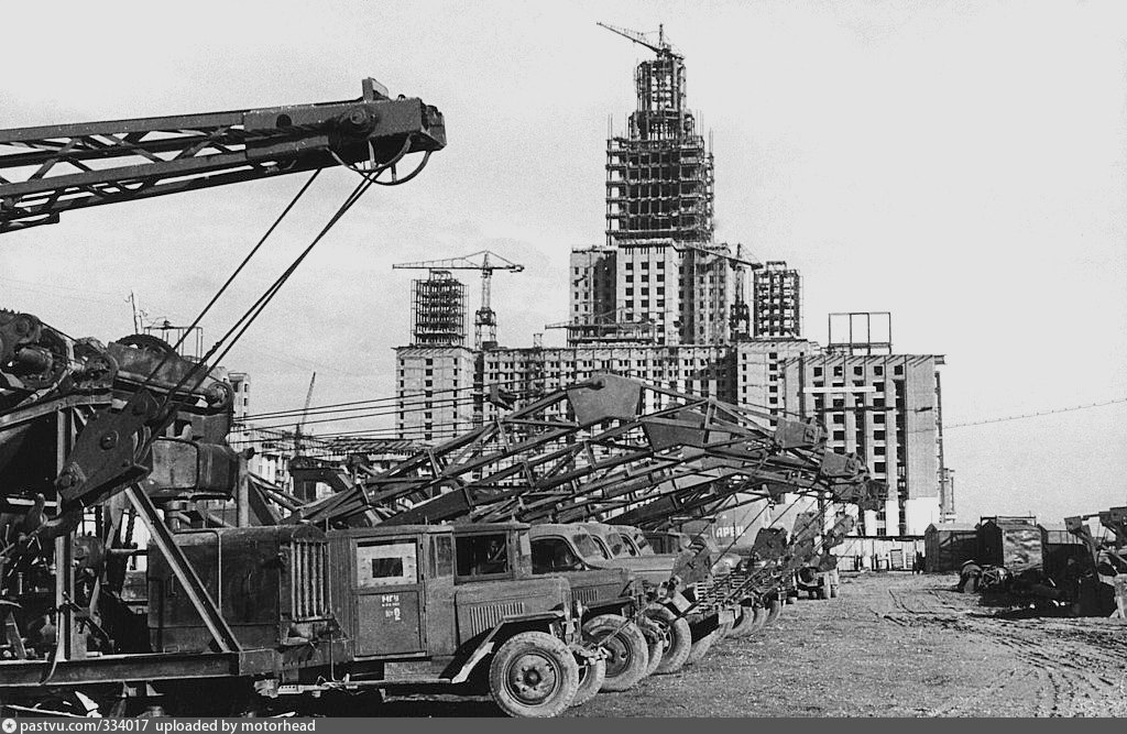 Советский больший. Стройка МГУ 1949. Стройка МГУ 1949 1953 гг. Сталинские высотки МГУ 1950. МГУ СССР стройка.