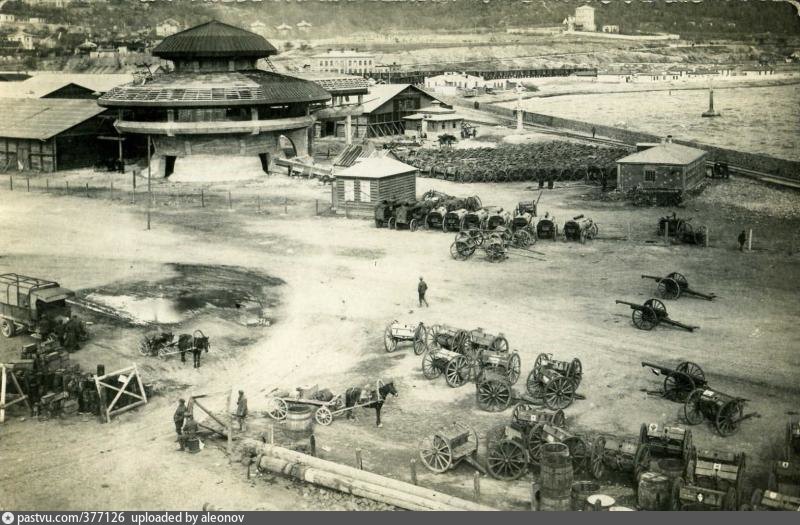 Белый новороссийск. Эвакуация Новороссийска 1920 белой армии. Новороссийск 1920 год. Новороссийск исход белой армии. Новороссийская трагедия 1920 год.