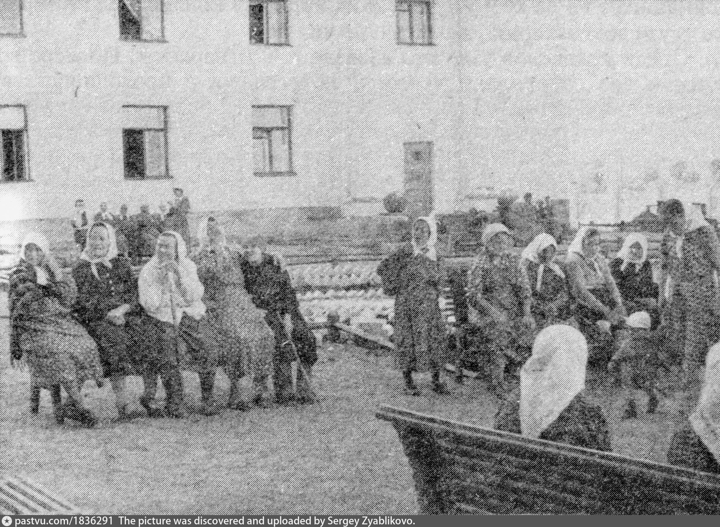 Первые новосёлы Заволжского дома инвалидов - Retro photos