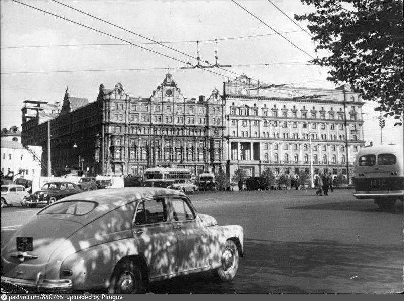 Улица московского дзержинского. 1960 Москва Лубянка. Площадь Дзержинского Москва 1970. Лубянка 1970. Москва площадь Дзержинского 1949.