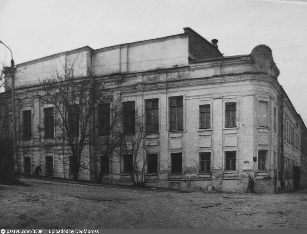 Какого года здание. Черемхово улица Володарского. Володарского история. История улицы Володарского. ГПТУ 50.