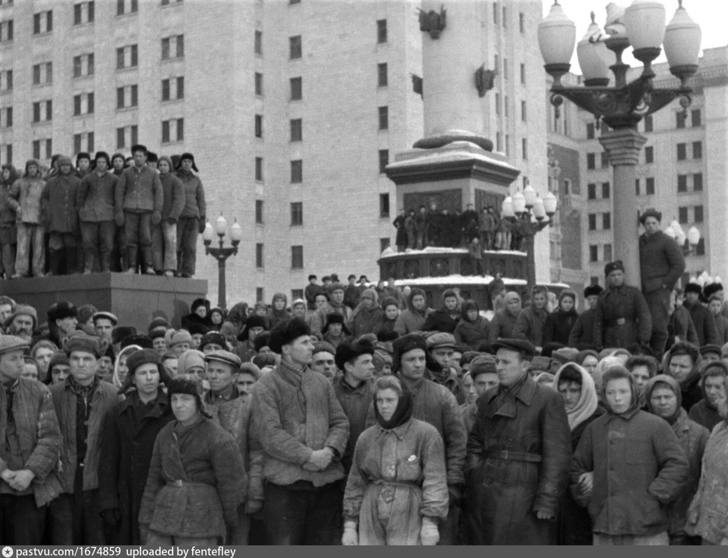 Кгб 1953. Кто строител МГУ 1953 фото. Кто Строитель МГУ КГБ 1953 фото.