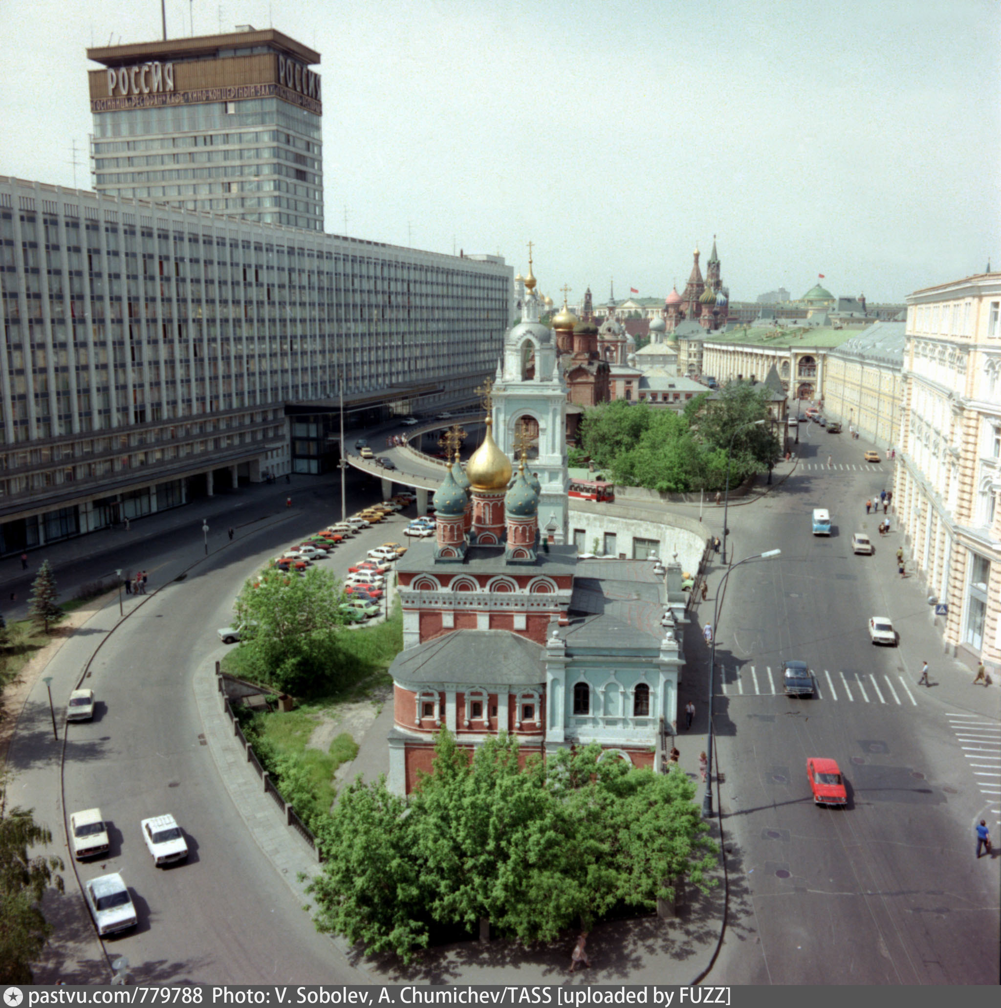 Раньше 6. Гостиница Россия Варварка. Гостиница Россия на месте Зарядья. Советская гостиница Москва парк Зарядье. Варварка улица Москва.