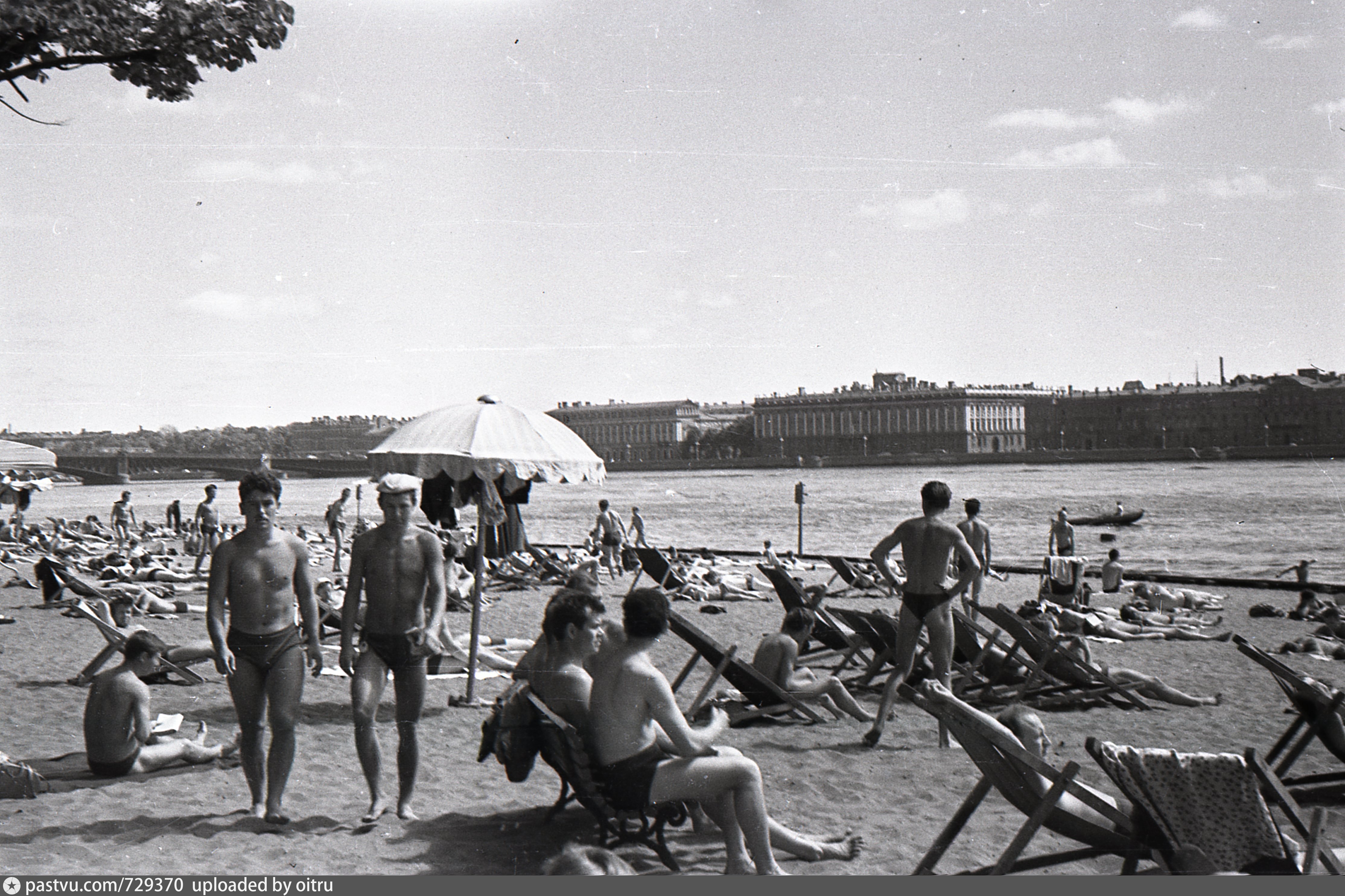 Ленинград 1988, пляж у Петропавловской крепости