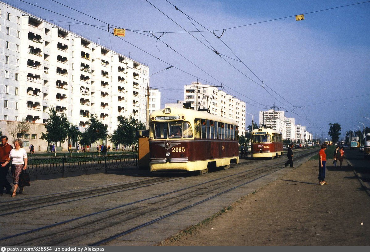 Проспект победы 90. Казань проспект Победы 90е. Казань 1990 год. Соцгород (Казань) в 1990. Проспект Победы Казань 1990.