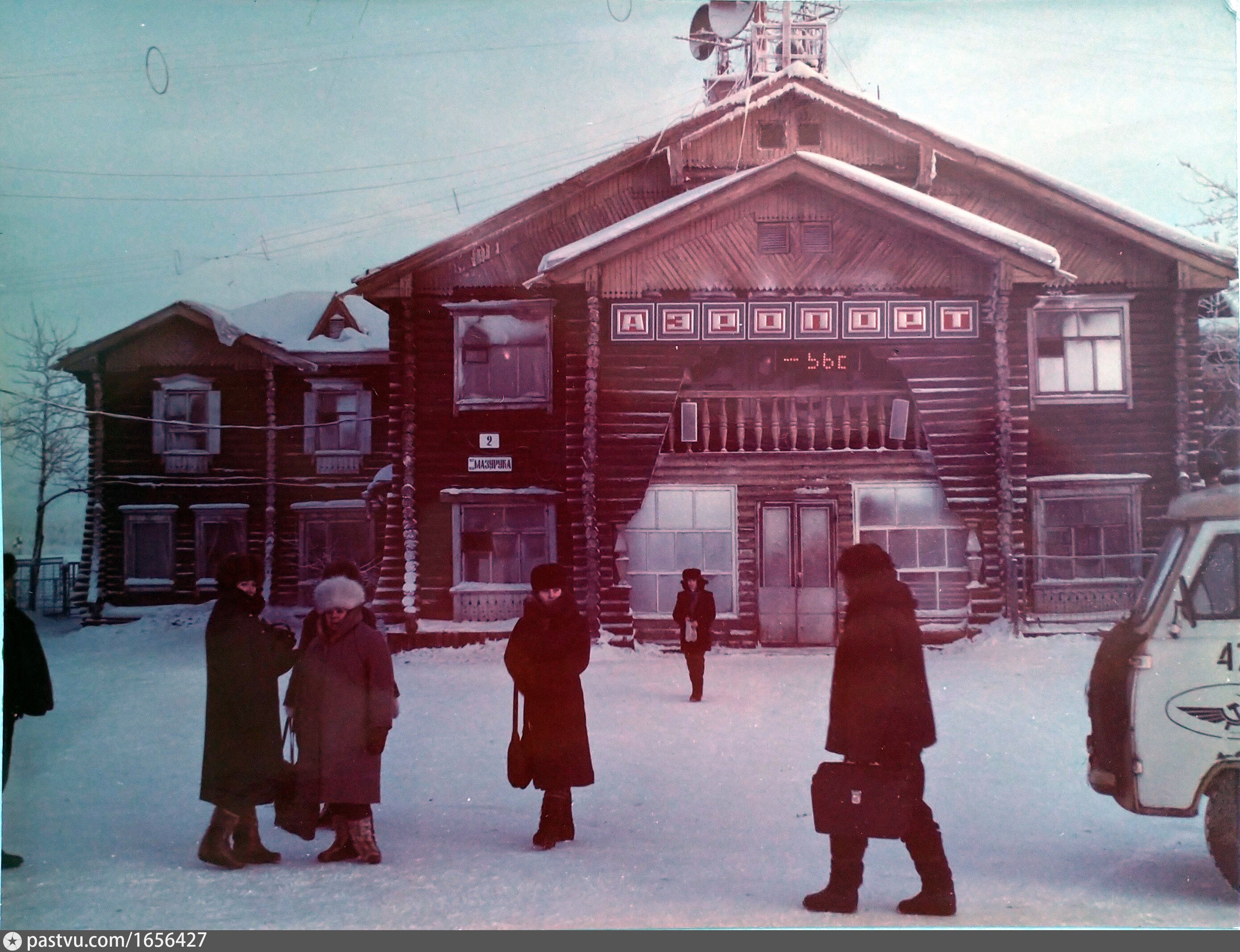 Поселок сеймчан. Поселок Сеймчан Колыма. Сеймчан (посёлок городского типа). Поселок Нижний Сеймчан. Аэропорт Сеймчан Магадан.