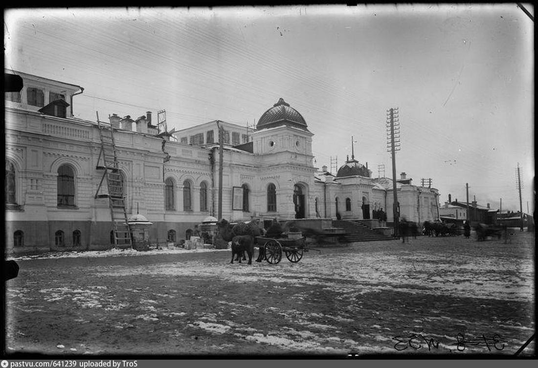 Сайт старый омск. Старый вокзал ж.д. в Омске. ЖД вокзал Омска 1896. ЖД вокзал Омск 1900. Омский вокзал 19 век.