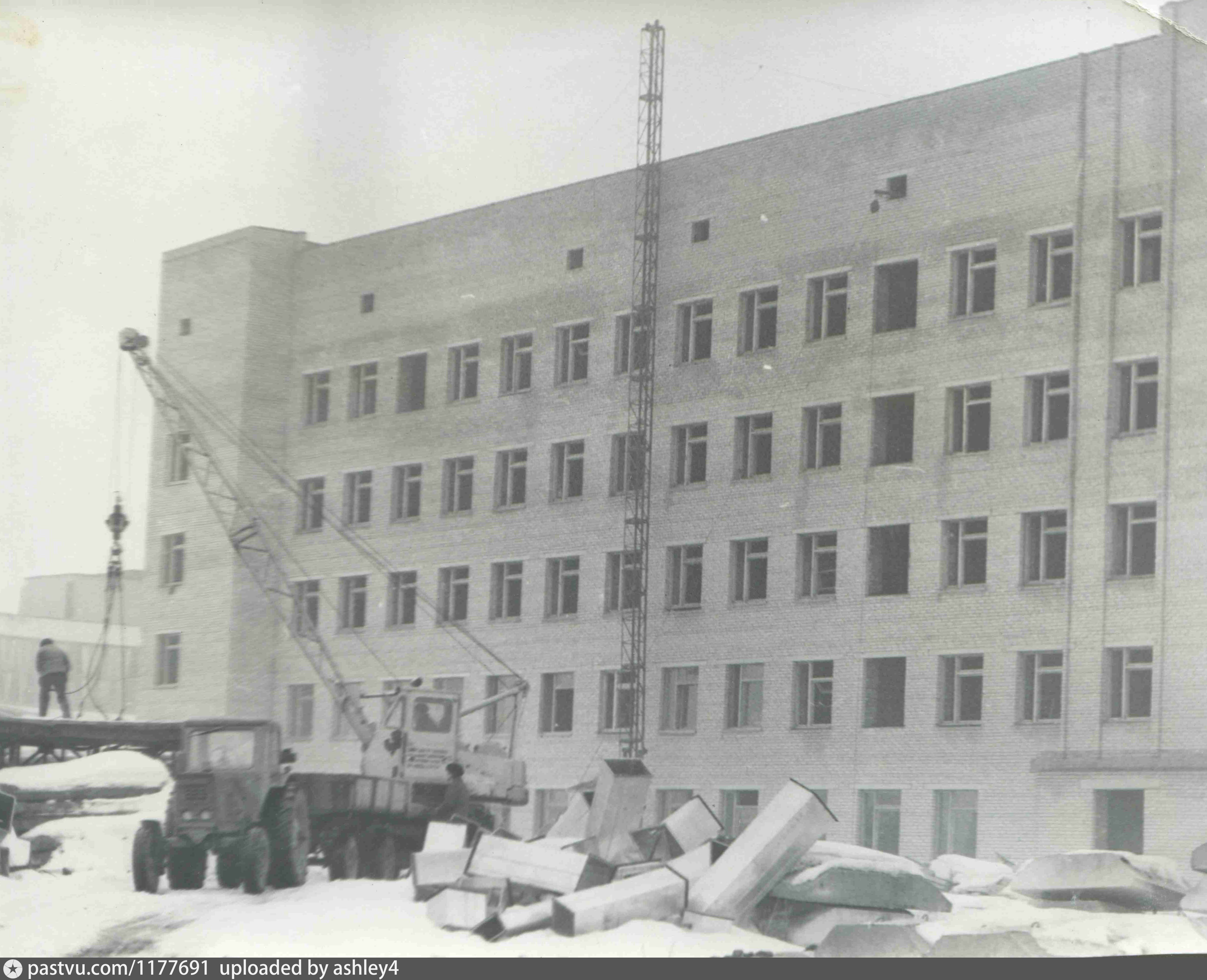 Больница строит. Больница застройки 1990. Больница централизованного типа. Новозавидовская больница. Бронницы больница.