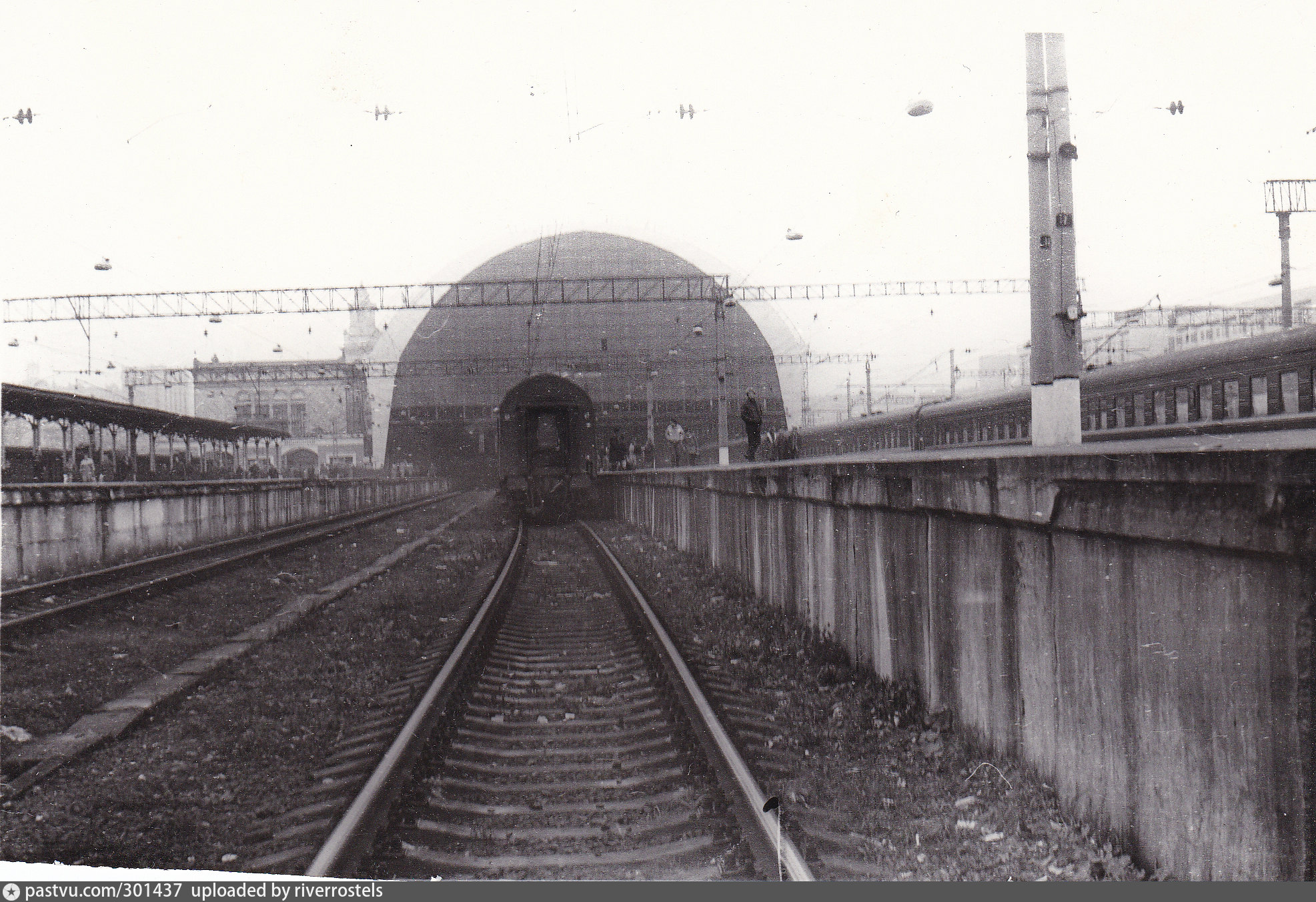 Киевский вокзал ретро 1990г