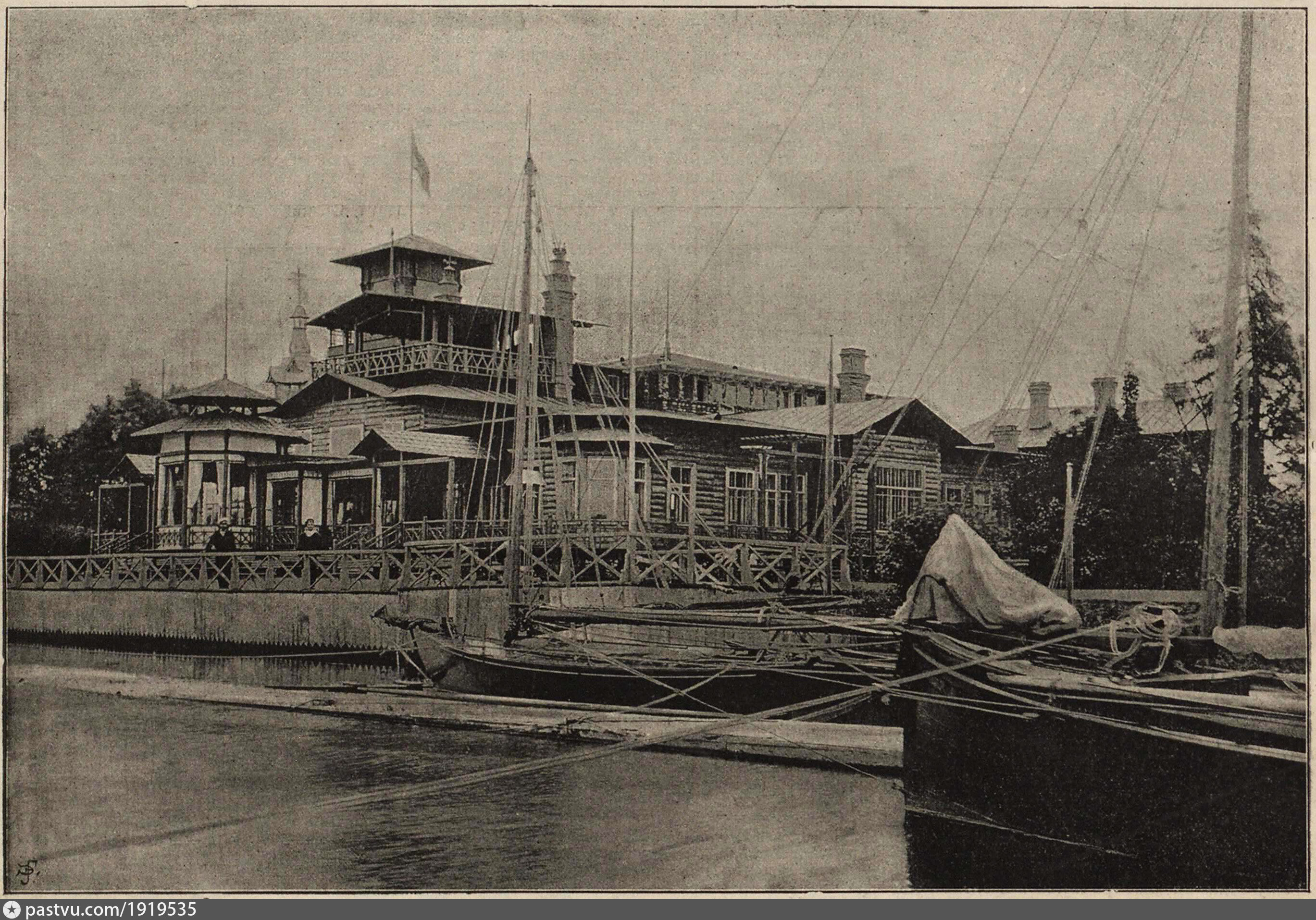 Крестовский история. Крестовский остров 1960. Крестовский история. Здание речного яхт-клуба петербург. Крестовский история.