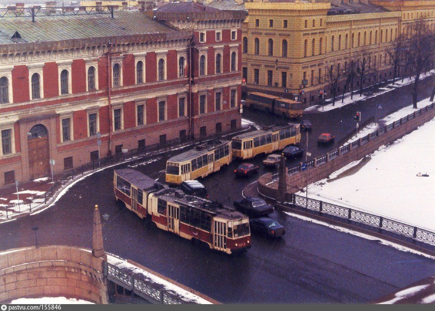 Питер 2000 г. Санкт Петербург 2000г. Петербург 2000-х. Питер 2000 год. Трамвай на мосту.