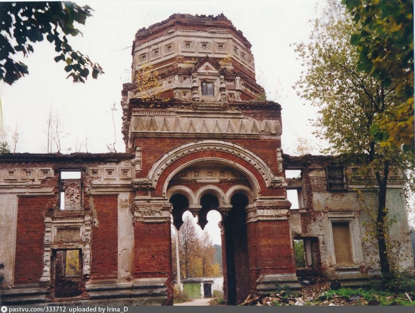 Серпуховский городской. Храм Спаса Нерукотворного в Серпухове. Спасская Церковь Серпухов. Церковь Спаса Нерукотворного образа Серпухов. Занарское кладбище Серпухов храм.