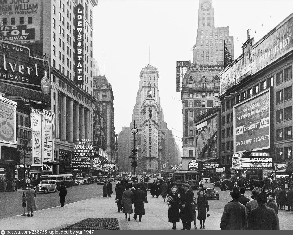 Old new day. Нью Йорк Таймс сквер 1930. Нью-Йорк Манхэттен Таймс сквер. Нью Йорк Манхэттен 1800 год. Нью-Йорк 30-е.