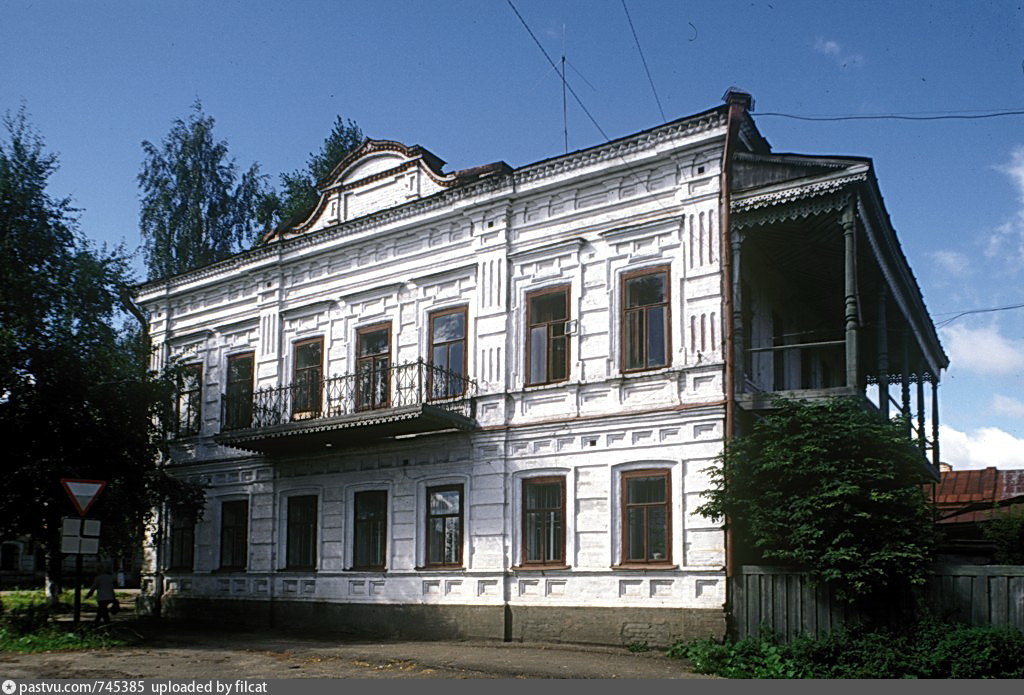 Особняк пермь. Дом купца Ремянникова Чердынь. Чердынь усадьба купца черных. Чердынь Пермский край купеческие дома. Купеческий дом Ординский район Пермский край.