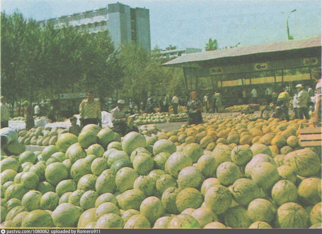Ташкент алайский. Алайский рынок в Ташкенте. Ташкент Алайский рынок 1988 год. Ташкент Алайский базар в советские годы. Алайский базар в Ташкенте 1980 года.
