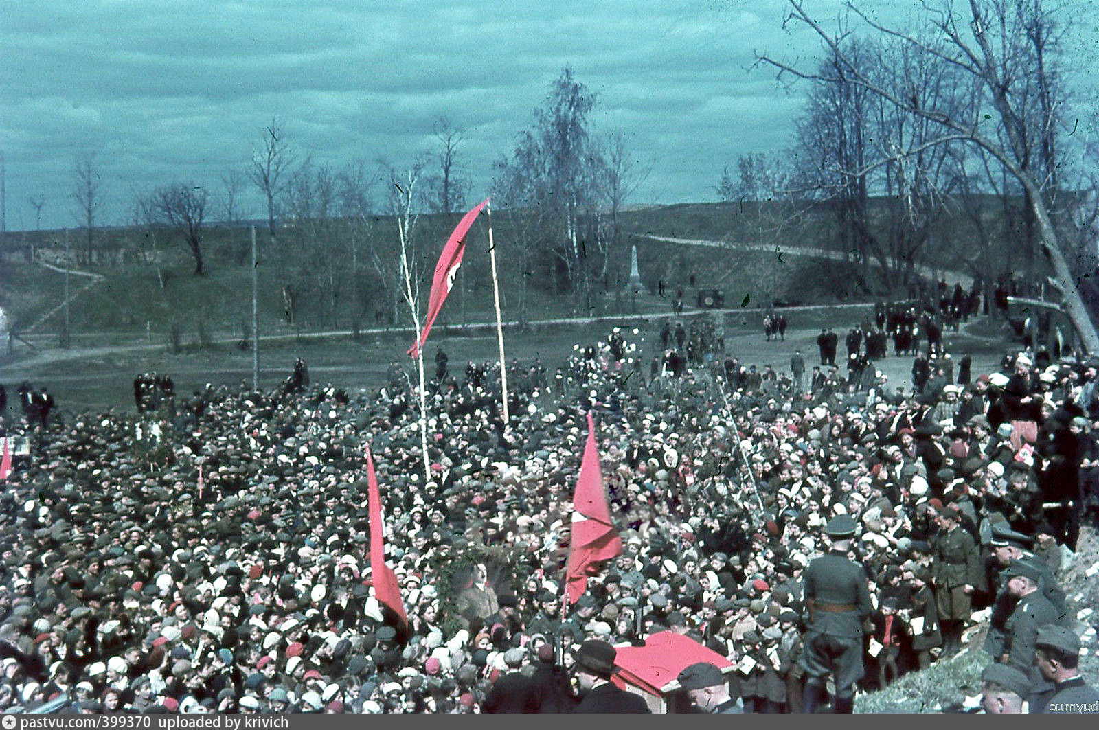 1 мая 1942 г. Первомай Смоленск 1942. Первомай Смоленск 1943. Митинг 1 мая 1943 в Смоленске. Смоленск 1942.