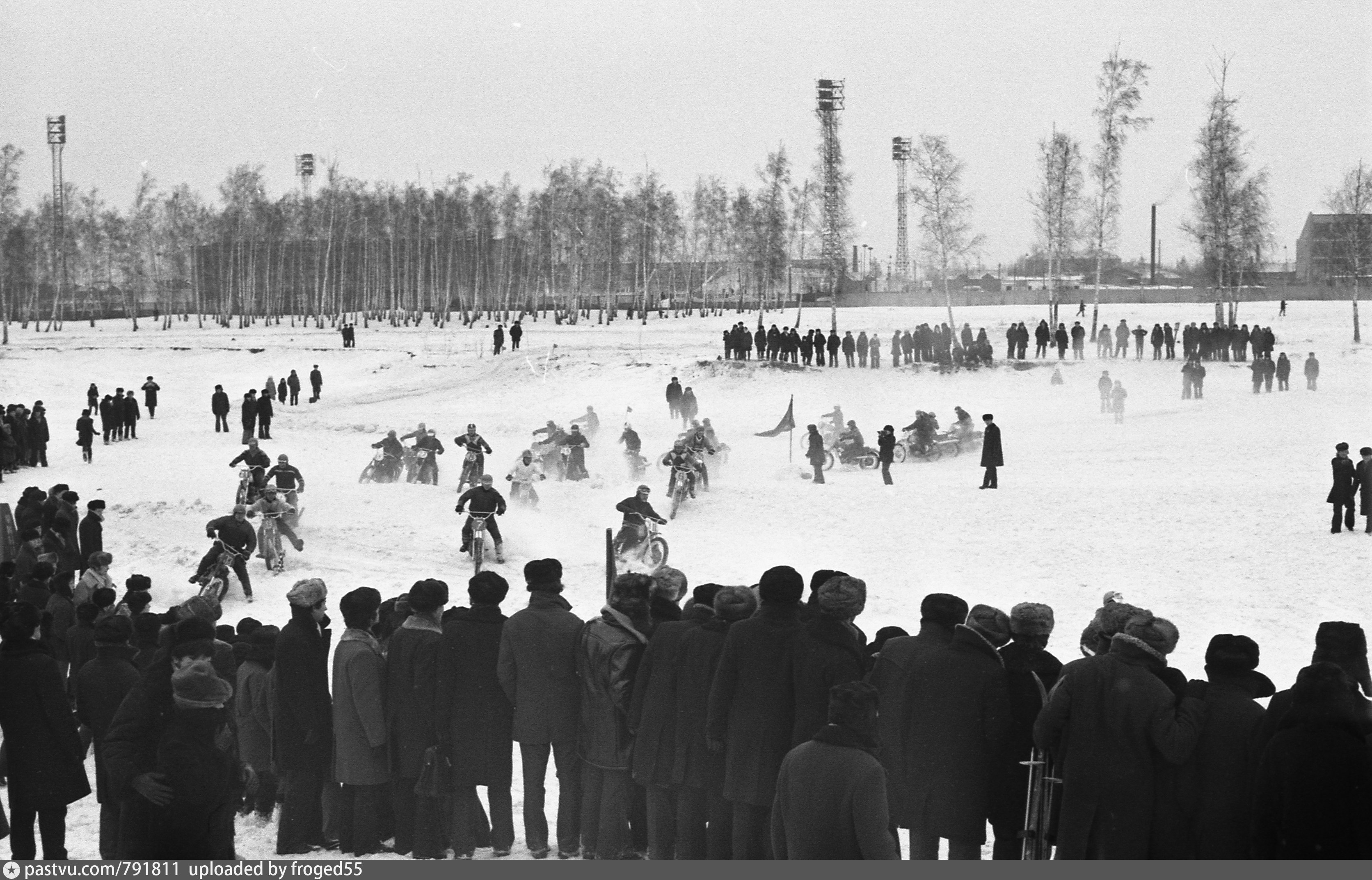 1975 год февраль. Фотографии 1975 года. Февраль 1975. Мотогонки в Омске. Старые фото мотогонок Тверь Малице.