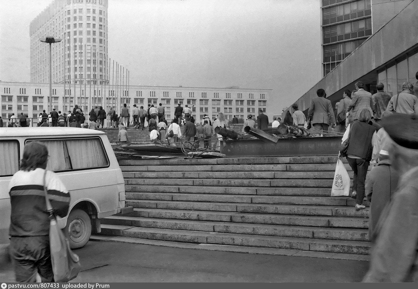 27 августа 1991. Белый дом в Москве 1991. Здание СЭВ В Москве 1991.