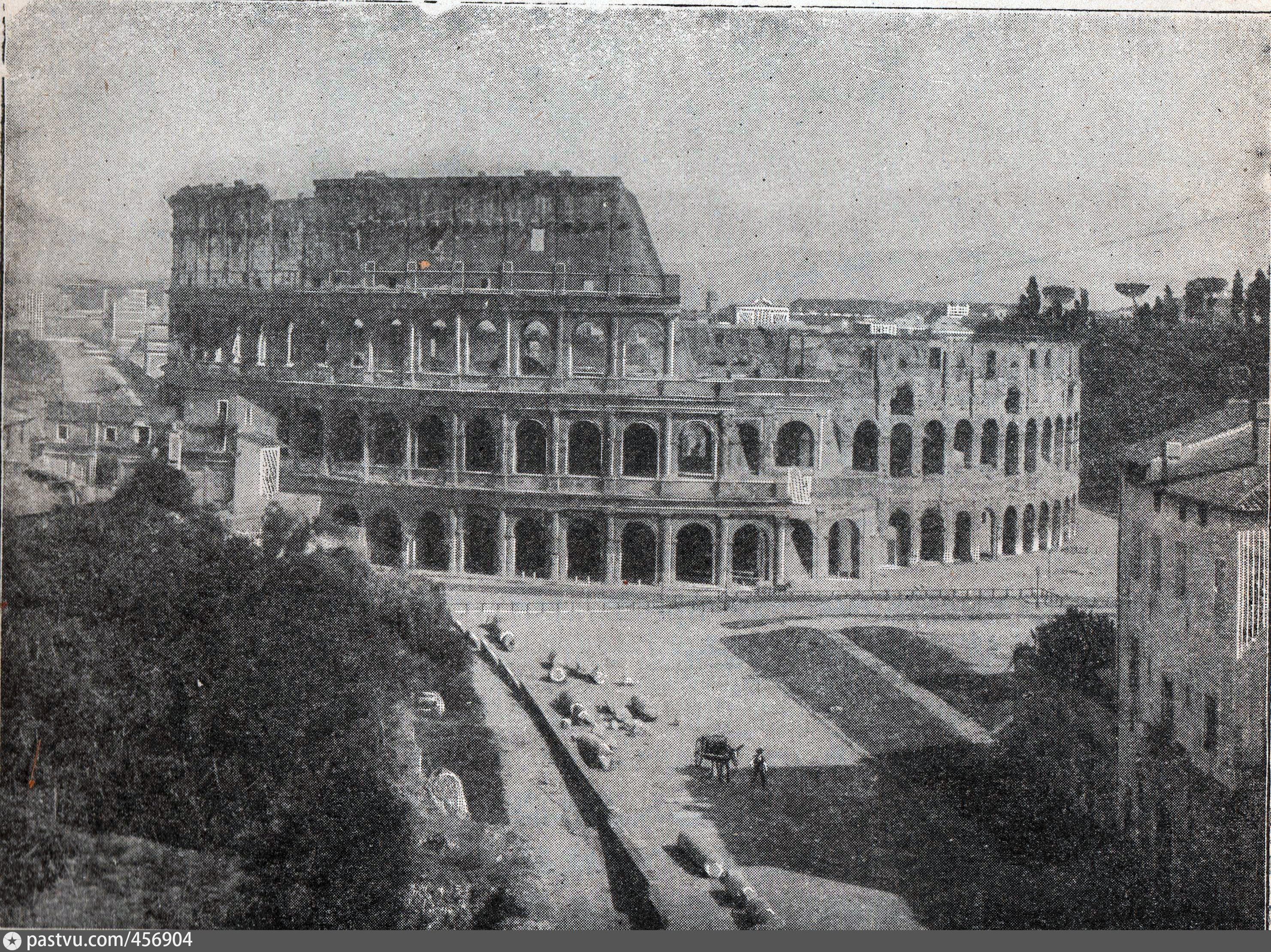 Первые колизей. Колизей 19 век. Рим Колизей 19 века. Колизей древний Рим 20 век. Колизей в Риме 1 век.