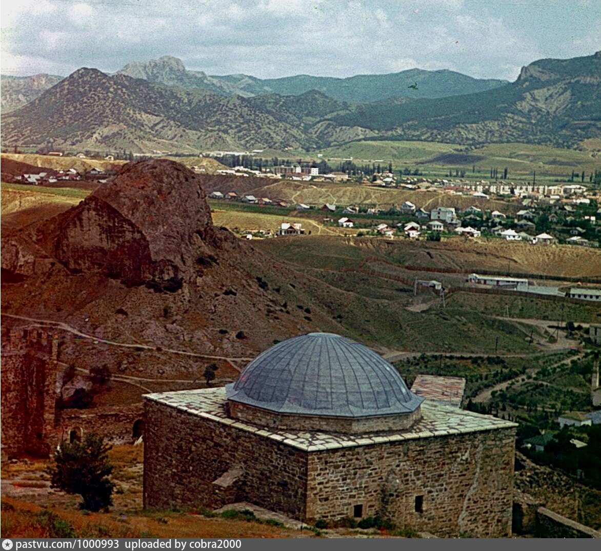 Судак храм с аркадой внутри