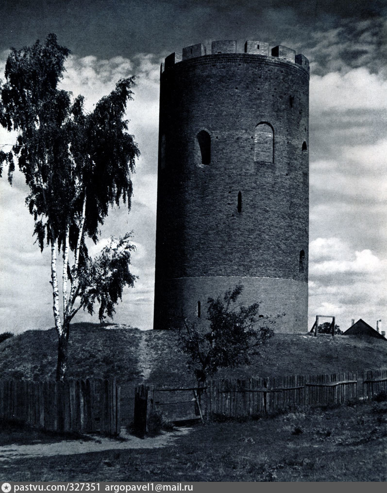 Мецгертурм ульм. Шаболовская радиобашня в москве 1922 в г шухова. Мечта у старой башни. Башня на острове. Каменецкая крепость беларусь.