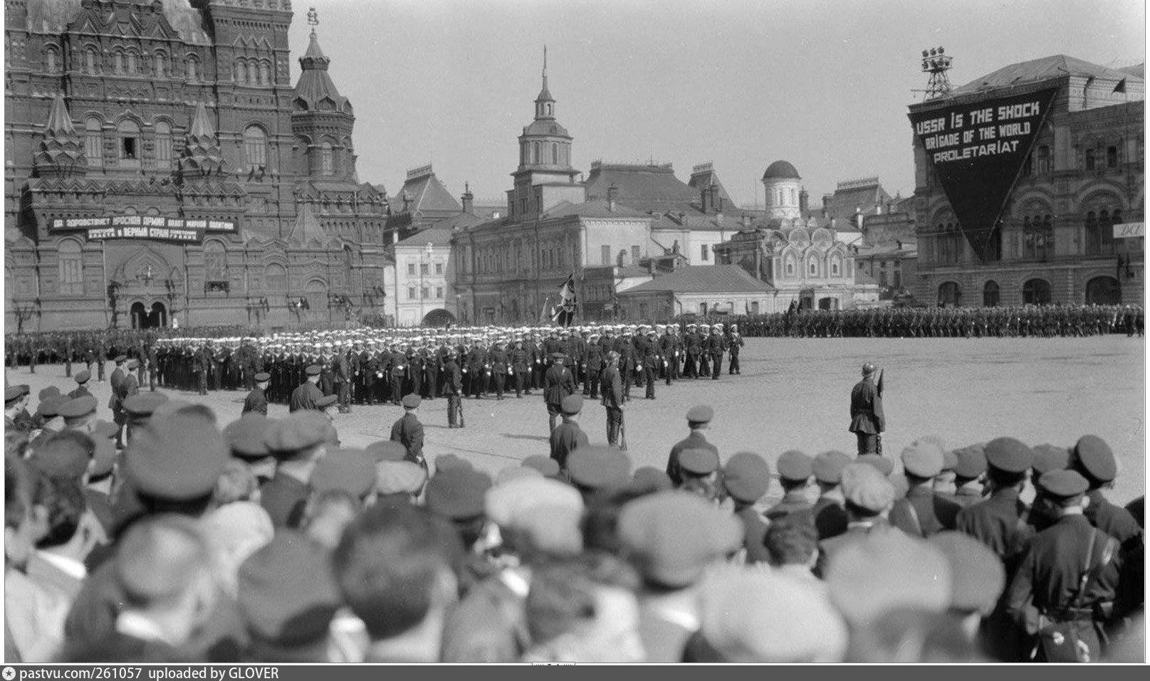Москва 1931 года. Первомайский парад в Москве в 1931 году. Первомайский парад 1931 года на красной площади. Парад 1931 года красная площадь. Парад 1936 на красной площади.