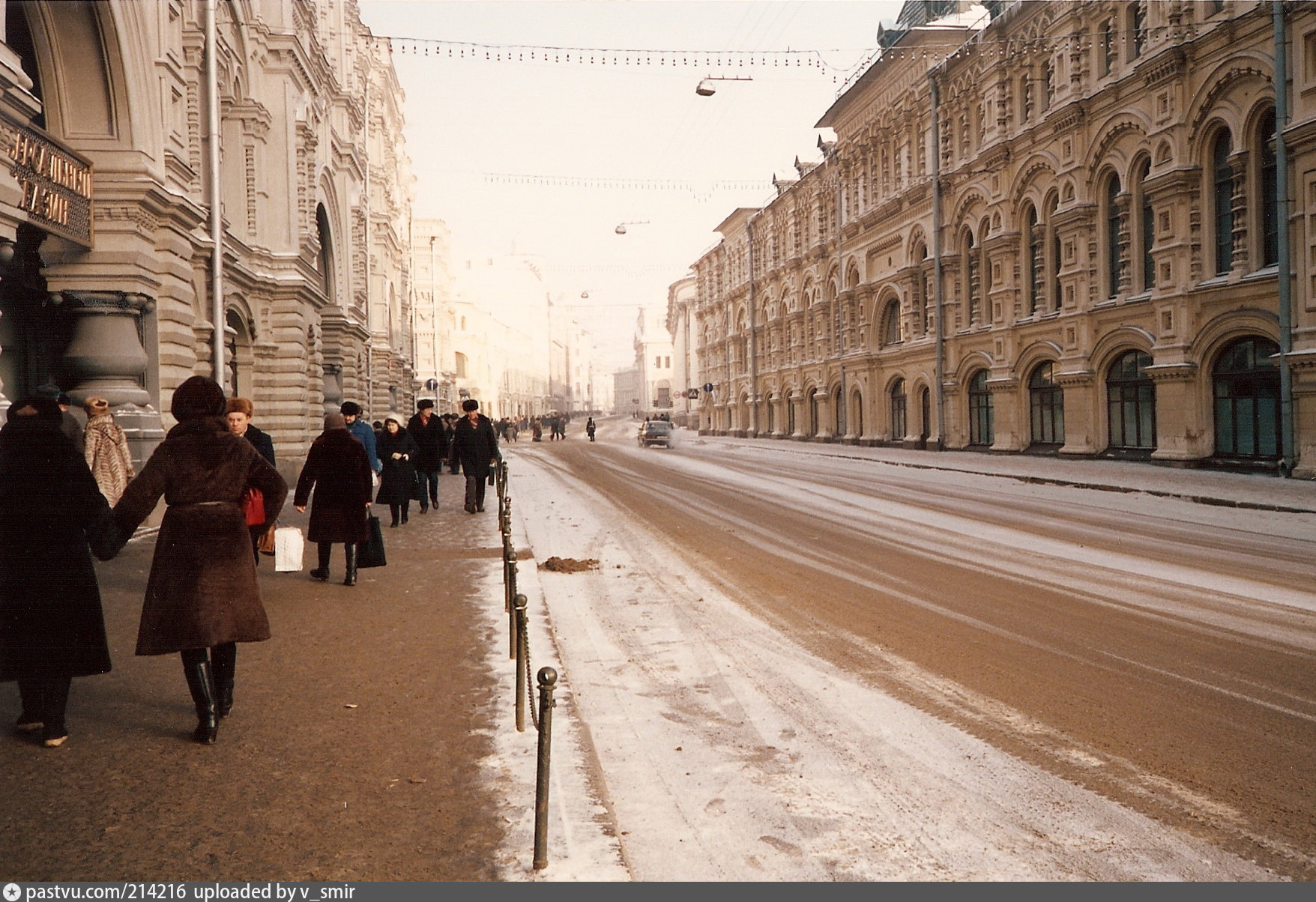 Ссср 1980. СССР 1980х. Ильинка улица Москва зимой. СССР Москва Ильинка улица. Советский Союз зима Москва.