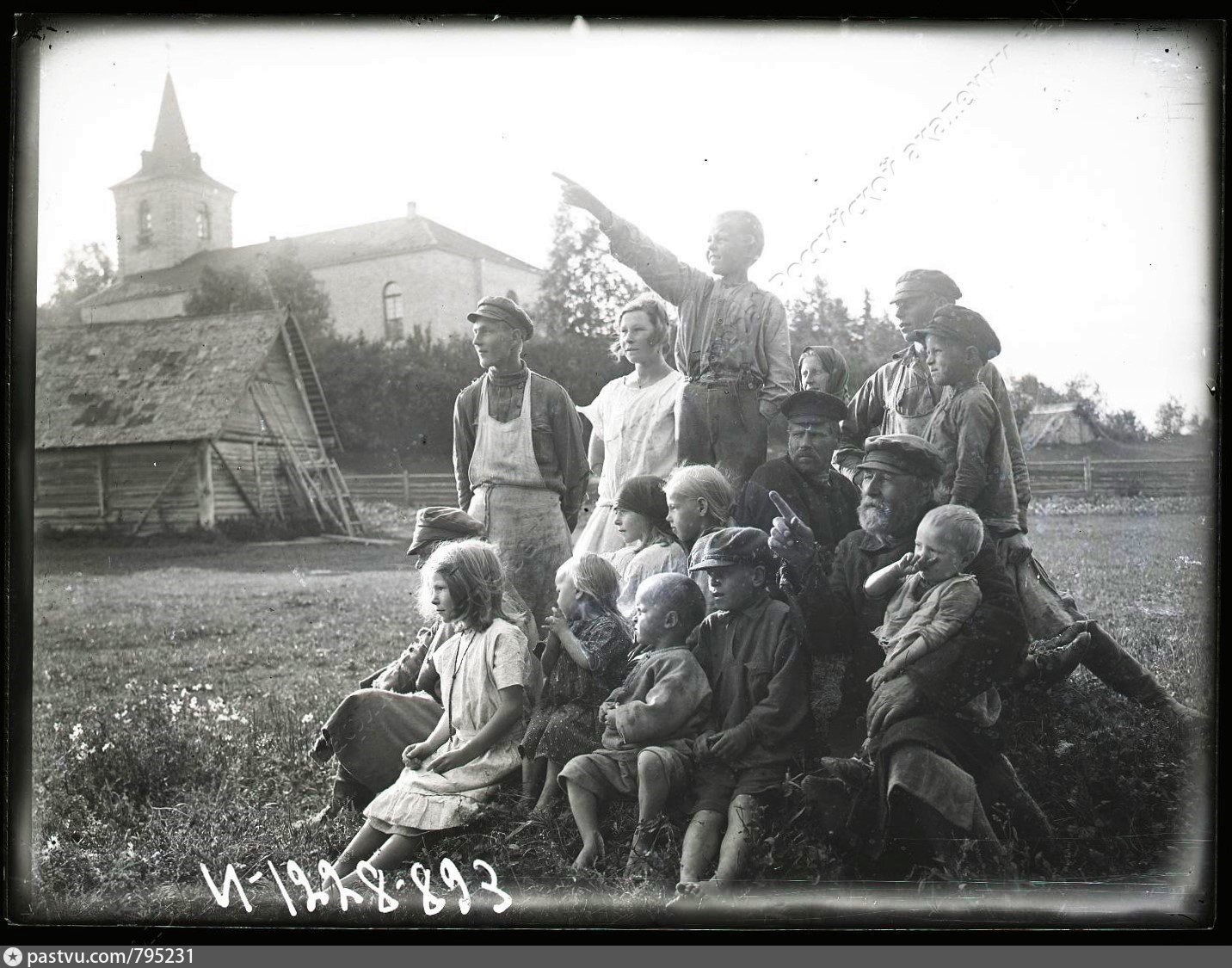 Летом 1940 года ленинградский. Ленинградская область 1927. Довоенная деревня. Деревня жителей. Деревня в 1927 году.