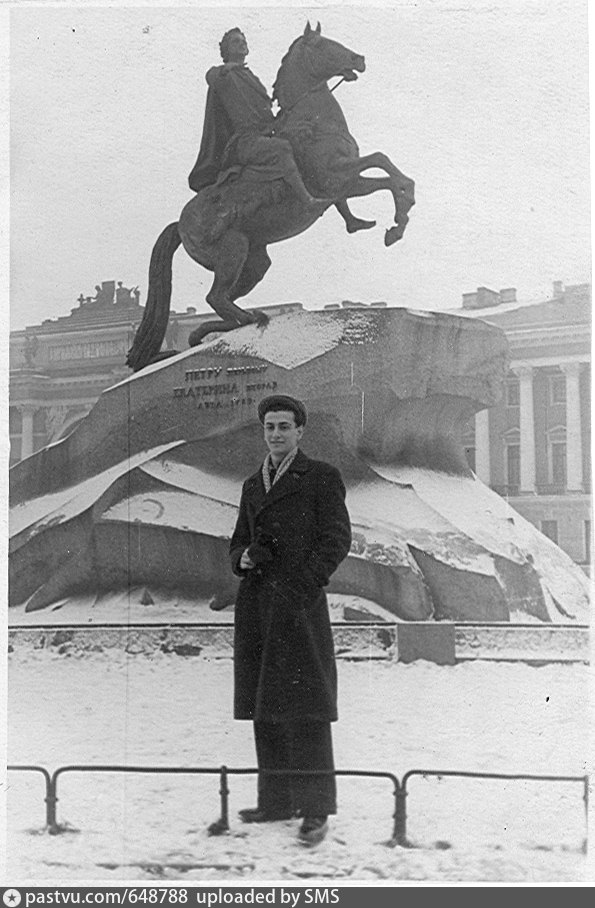 У медного всадника сердечки вместо. Бодров у медного всадника. Бодров брат медный всадник.