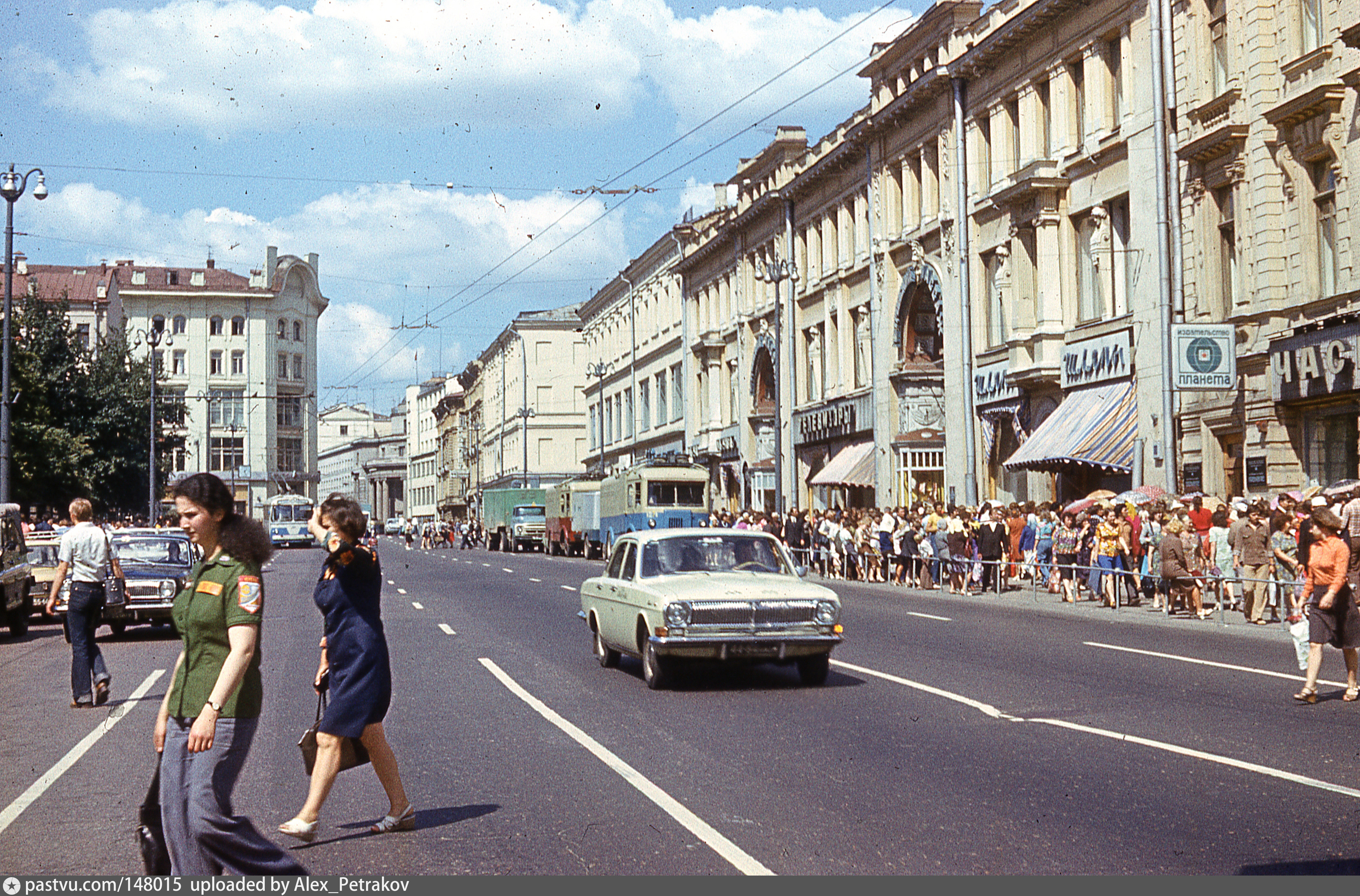 Улица советская фото. Петровский Пассаж в Москве 1970 годы. Столешников переулок 1977. Москва Петровка в 90 годы. Москва 1977 год.