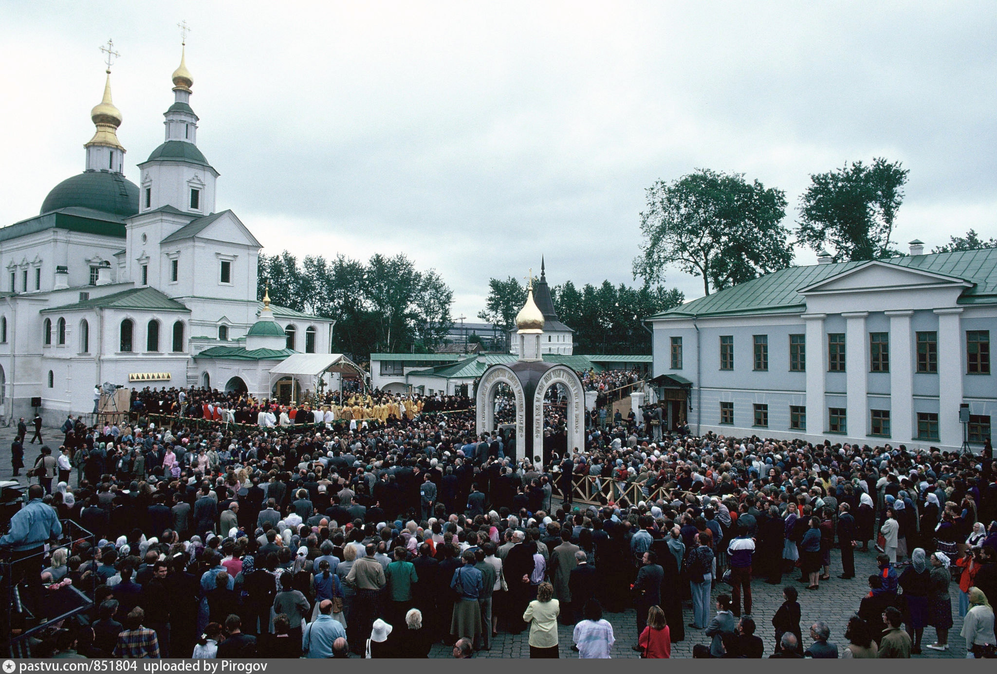 1000 Летие крещения Руси в Свято-Даниловом монастыре. 1000-Летие крещения Руси 1988. Тысячелетие крещения Руси 1988. 1000 Летие крещения Руси Горбачев.