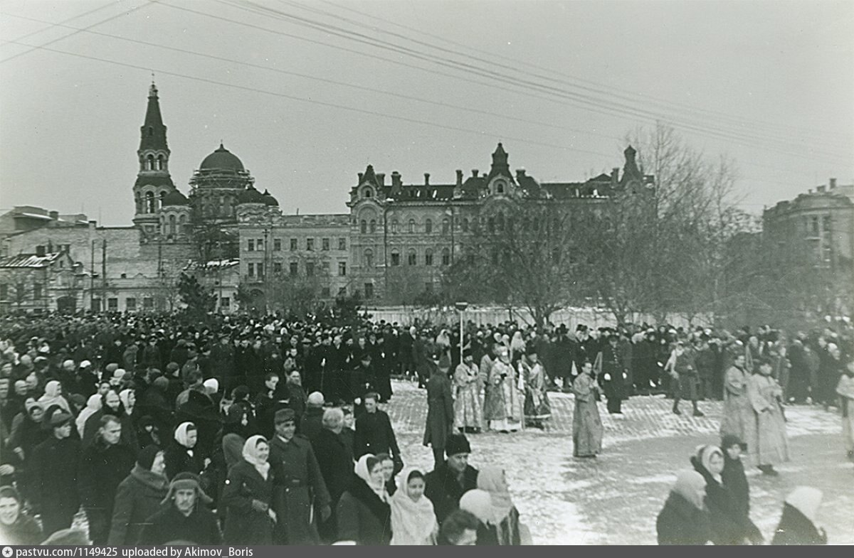 Оккупация одессы. 1941 Крестный ход в Ленинграде. 1941 Крестный ход Москва. Крестный ход в 1941 году в Москве. Крестный ход в блокадном Ленинграде.